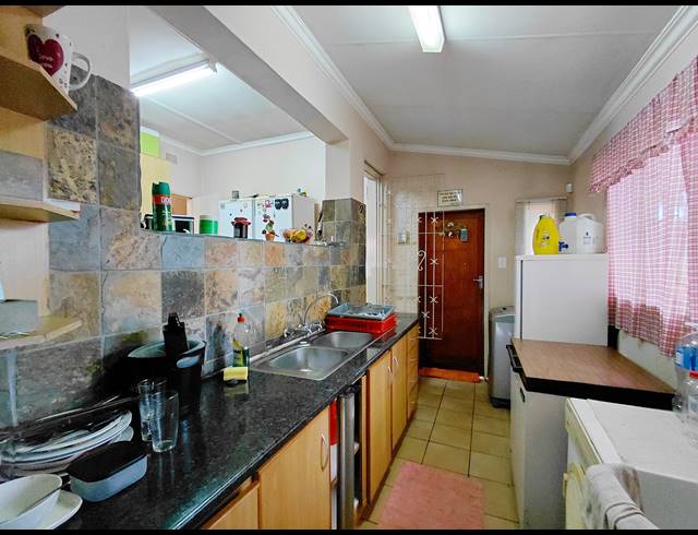 3 BEDROOM FREESTANDING FOR SALE IN MOREGLOED